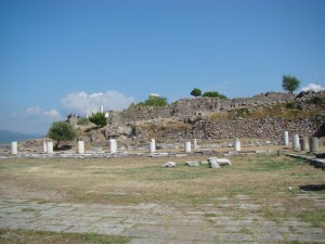Widok na ruiny biblioteki pergamońskiej (na terenie dzisiejszej Turcji).